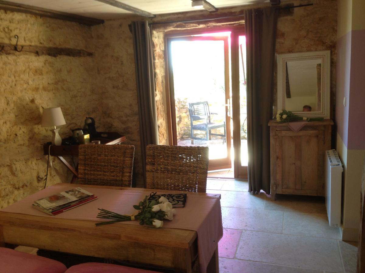 Lo Petit Cretsou Bed & Breakfast Simeyrols Екстериор снимка