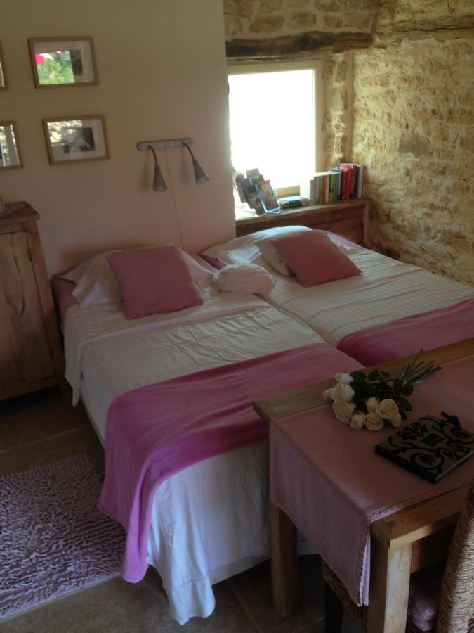 Lo Petit Cretsou Bed & Breakfast Simeyrols Екстериор снимка