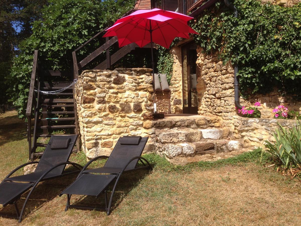 Lo Petit Cretsou Bed & Breakfast Simeyrols Екстериор снимка