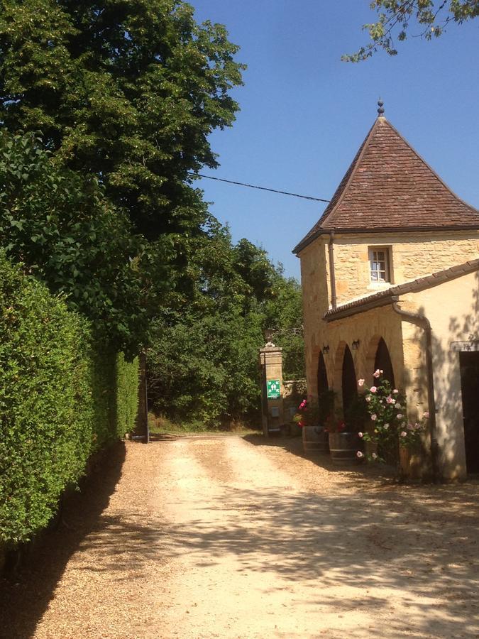 Lo Petit Cretsou Bed & Breakfast Simeyrols Екстериор снимка